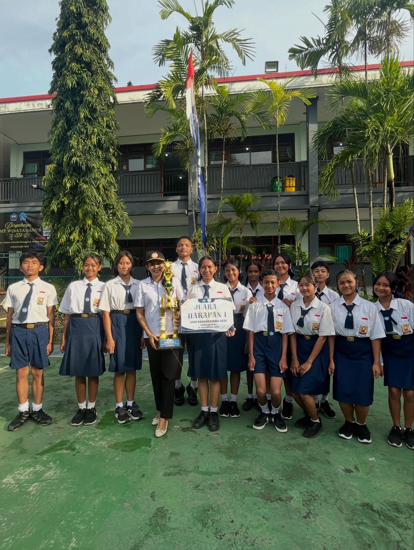 Paskibra SMP Wisata Sanur jadi Juara Harapan 1